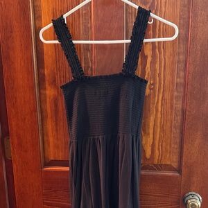 Evereve women’s black midi sundress